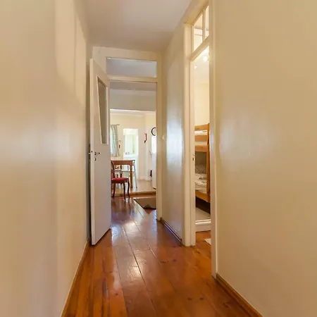 'white House' Apartment- Alfama شقة *